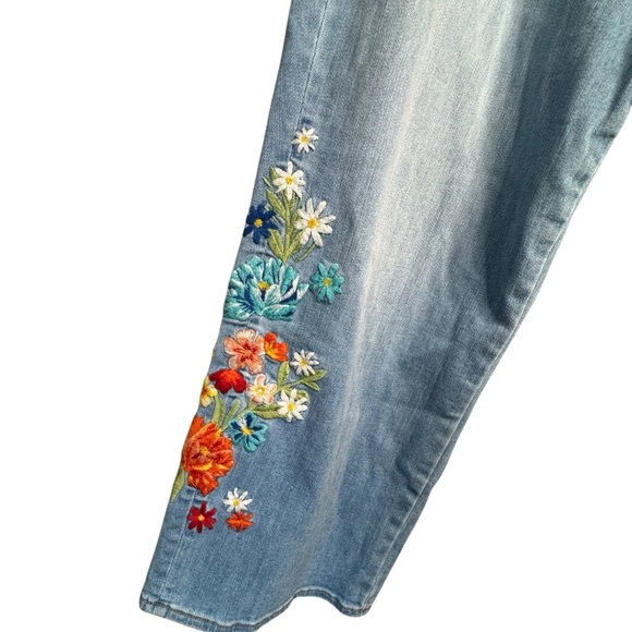 Driftwood Womens Jeans Ruby 1X L27 Pull On Relaxed Indigo Floral Embroidered C29 - Picture 4 of 12